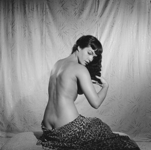 bettie-page-bunny-yeager-06