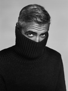 George Clooney con Jersey de cuello vuelto
