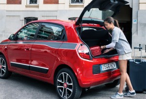 Hiba-Abouk-Renault-Twingo-01