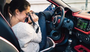 Hiba-Abouk-Renault-Twingo