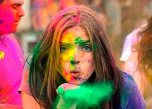 holi