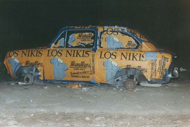 los-nikis-coche