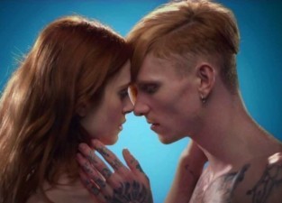 RED-HOT-They-say-gingers-should-never-KISS...1