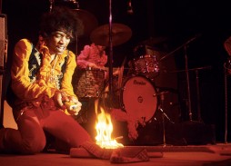 jimi-hendrix-en-directo-fuego