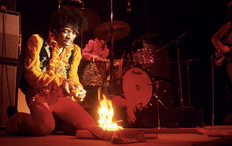 jimi-hendrix-en-directo-fuego