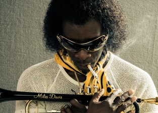 miles-davies-don-cheadle-miles-ahead-vertical