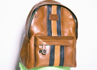 mochila-coach-modern-varsity-campus-promo