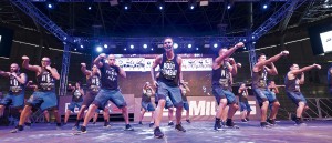 Rachel al frente del equipo de Les Mills