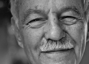 eduardo-mendoza