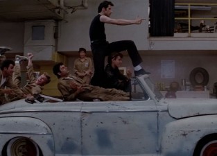 escena-grease-apertura