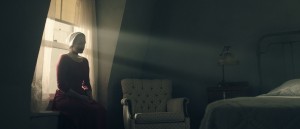 el-cuento-de-la-doncella-serie-2017-apertura