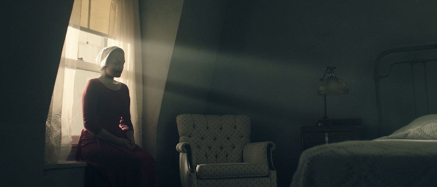 el-cuento-de-la-doncella-serie-2017-apertura