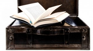 suitcase-and-books-1463301975CIh