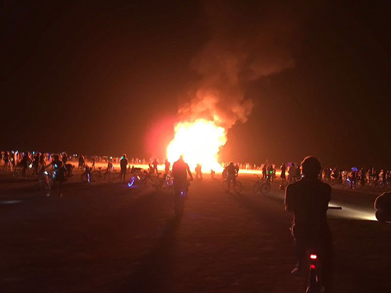 la-despensa-burning-man-2017-dia-3-fuego