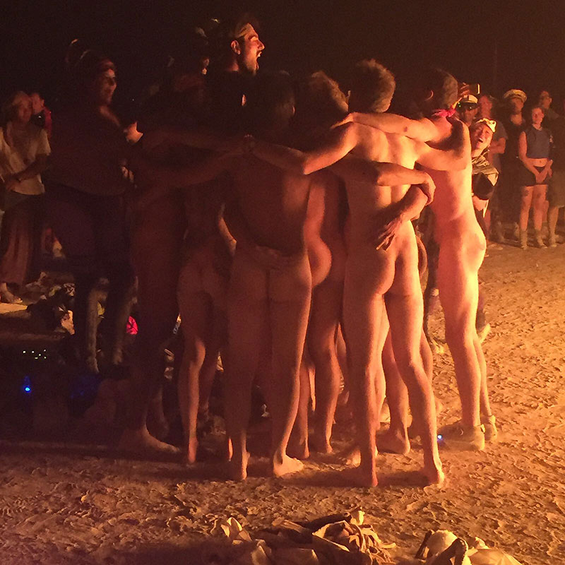 la-despensa-burning-man-2017-dia-5-danza-desunda